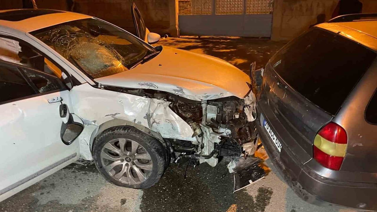 kontrolsüz kavşakta çarpışma: karaman'da 3 kişi yaralandı