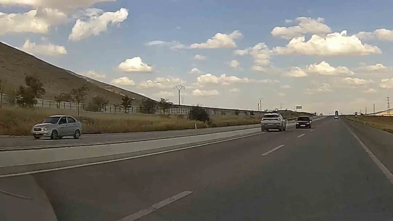 Konya'da bölünmüş yolda ters yön tehlikesi: sürücüye 90 bin lira ceza