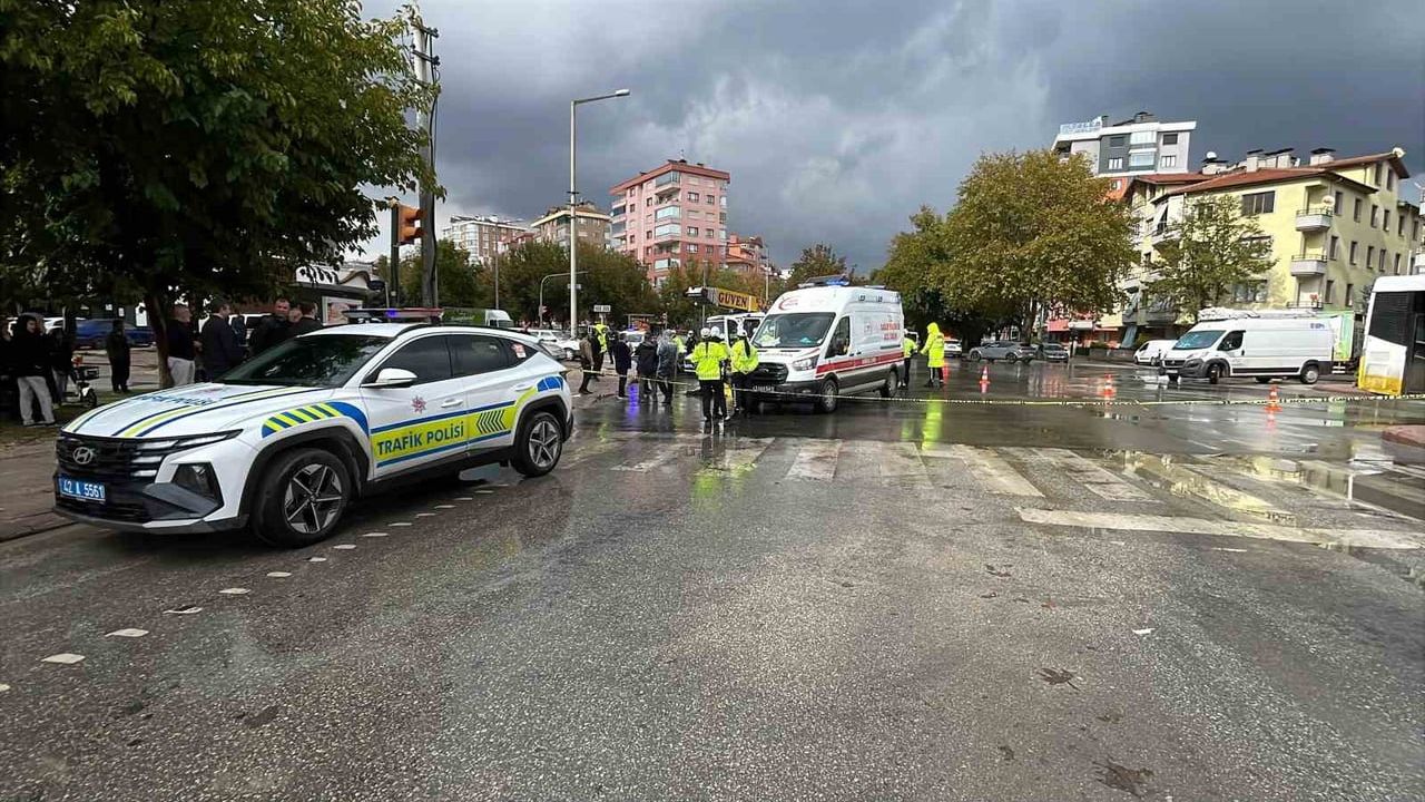 Konya'da taşıma asansörü kamyonu çarpması: 77 yaşındaki kadın hayatını kaybetti