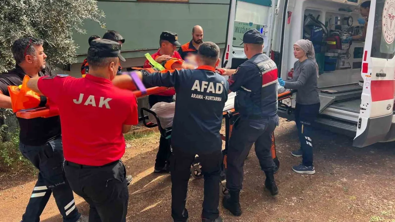 Konyaaltı'nda kaybolan H.O., jandarma ekiplerince ikametinden 19 kilometre uzakta bulundu