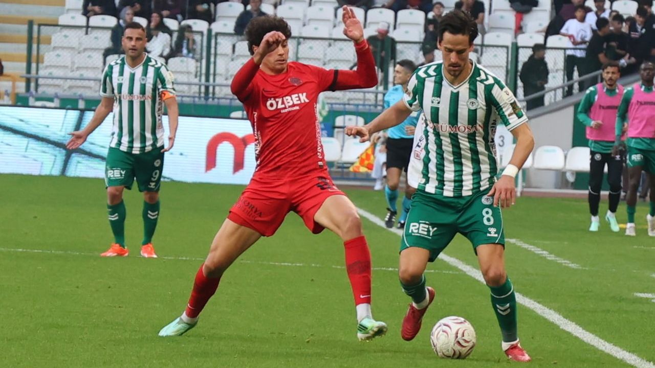 Konyaspor evinde öne geçti: Awaziem'in golüyle ilk yarı 1-0