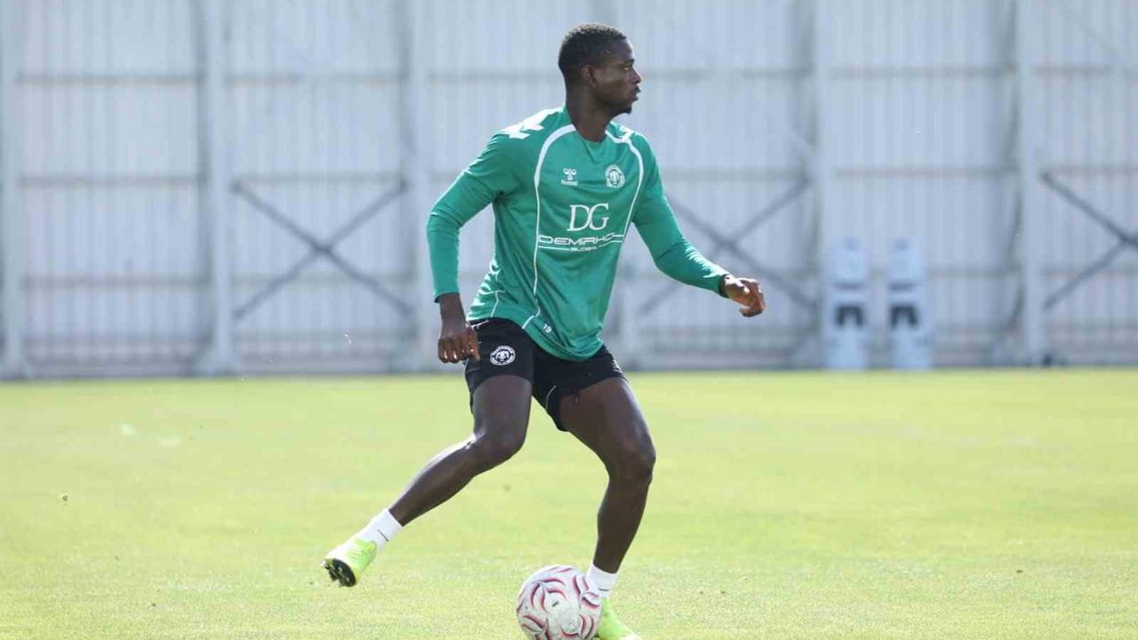 Konyaspor, iç saha sınavına son provasını yapıyor