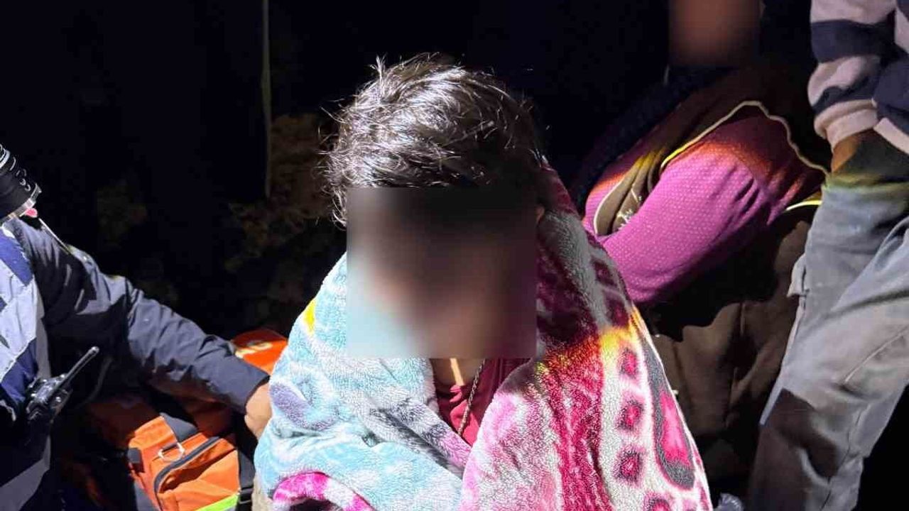 Köpeğin korkusuyla uzaklaşan 12 yaşındaki Nefer ailesine teslim edildi