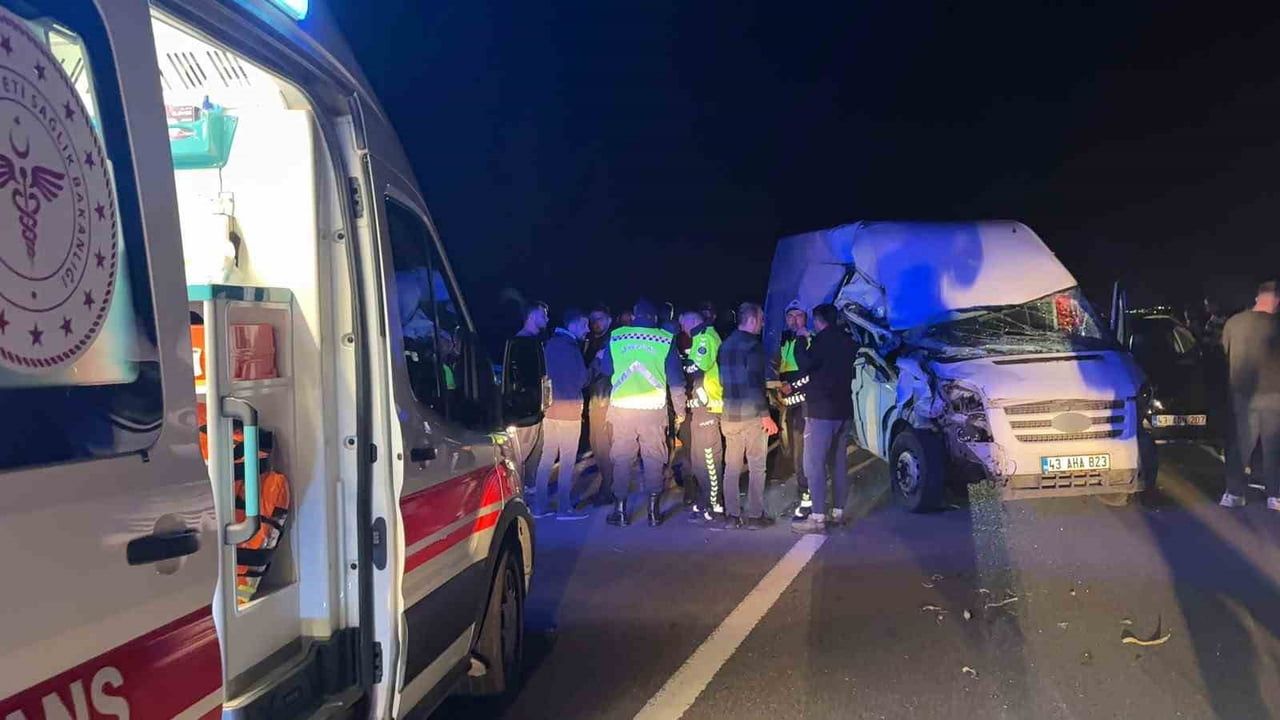 Köprüören kavşağı'nda dört aracın çarpıştığı zincirleme kaza: 7 yaralı
