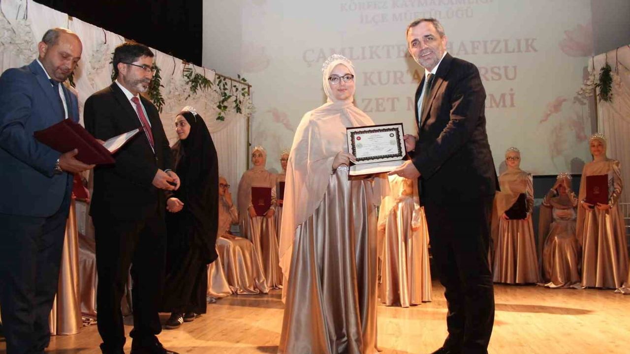 Körfez’de 57 öğrenci icazetle hafızlığı taçlandırdı