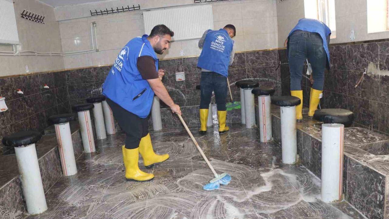 Korkut gençleri Selahaddini Eyyübi Camii'ni gönüllüce yeniledi
