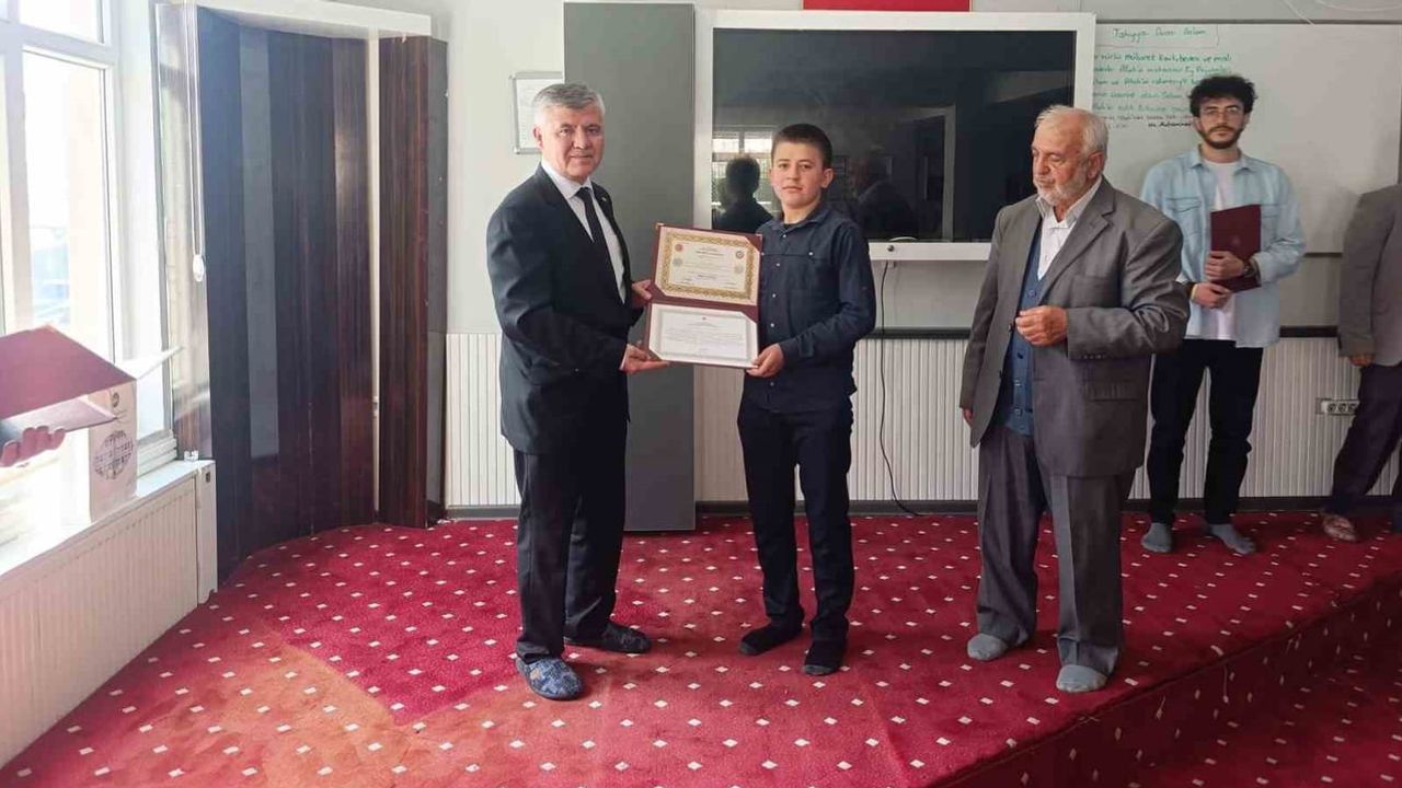 Korkuteli'nde hafızlık başarısı belgelerle taçlandı