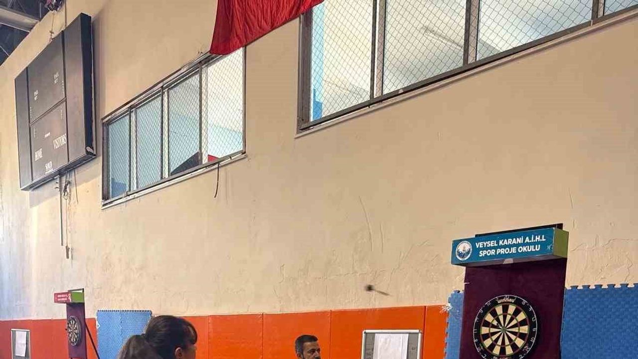 Kortlarda dostluk kazandı: Batman amatör tenis turnuvası sona erdi