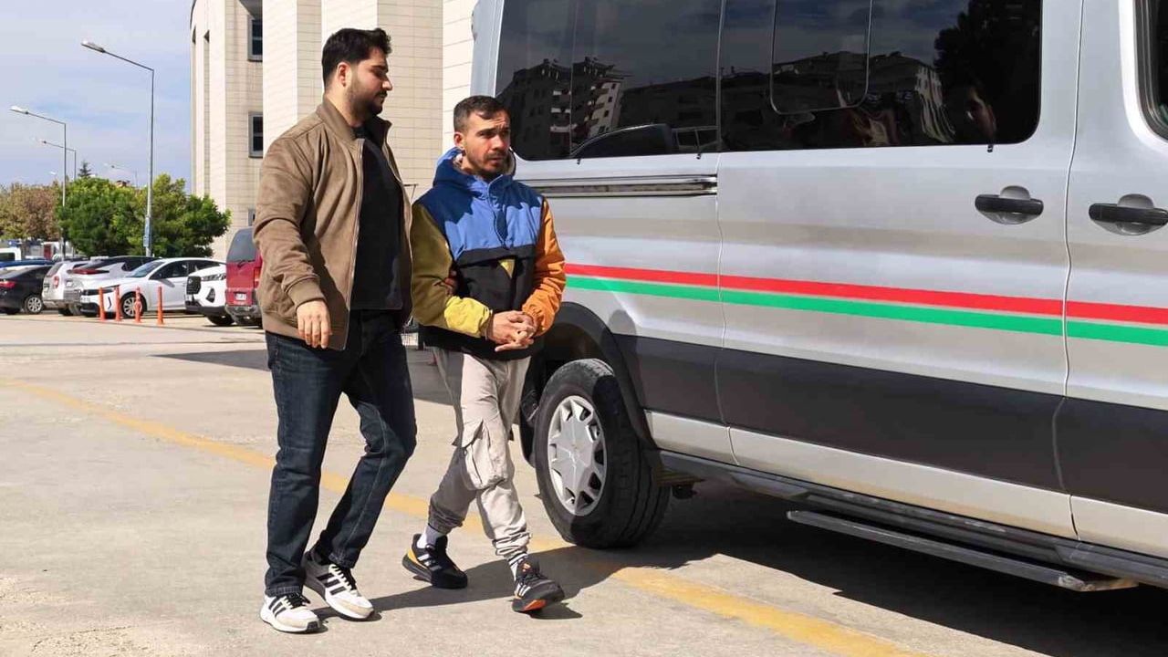 Kovalamaca sonrası İnegöl'de şüphelinin üzerinden 50 gram bonzai çıktı