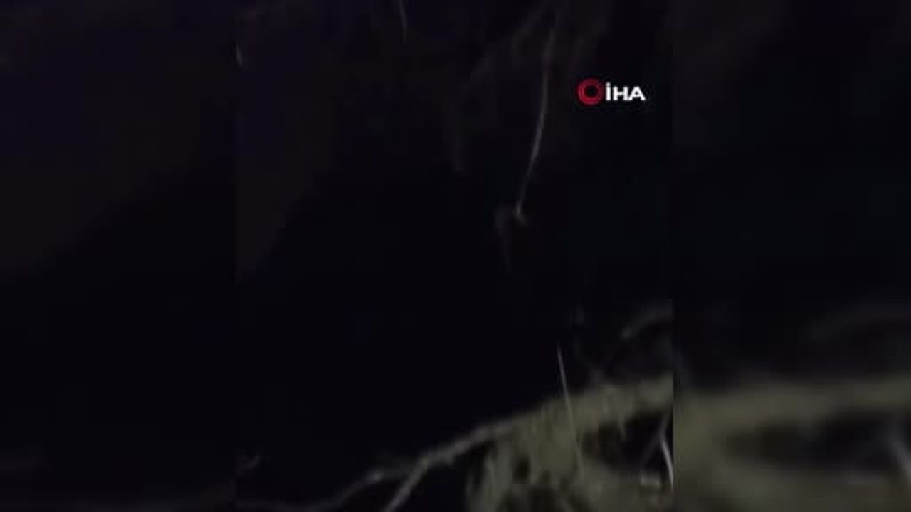 Kovancılar'da yağışla açığa çıkan 15 metrelik çukur çevre güvenliğine alındı