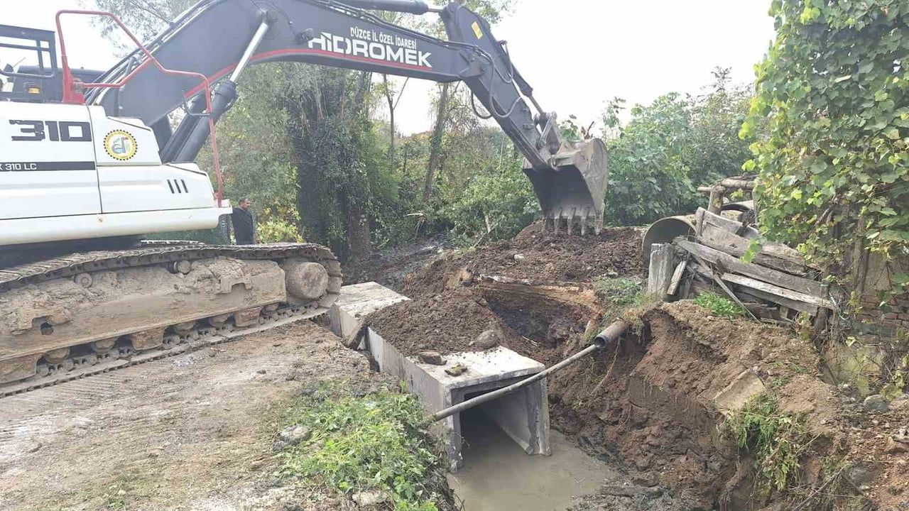 Köy yolları için 13 metre menfezle güçlendirme tamamlandı