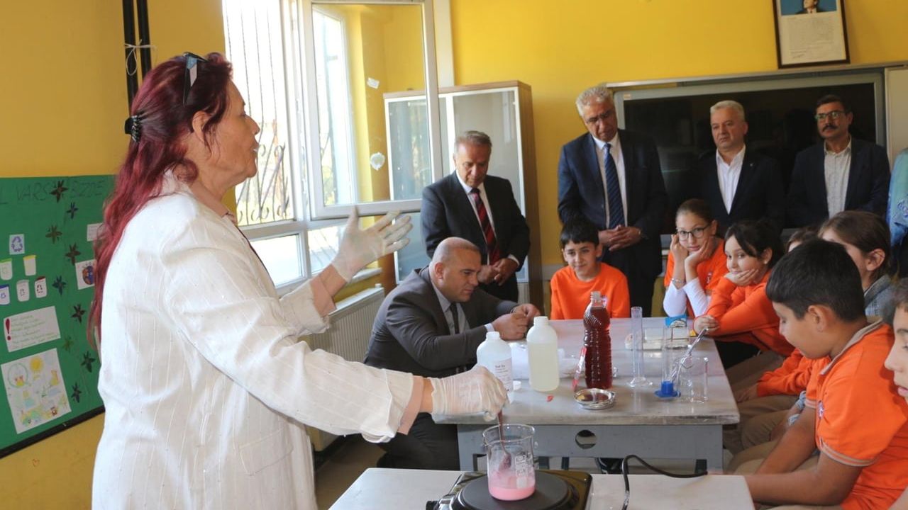Köyden geleceğe bilim köprüsü kuruldu: Köşk Başçayır Ortaokulu'nda fuar açıldı