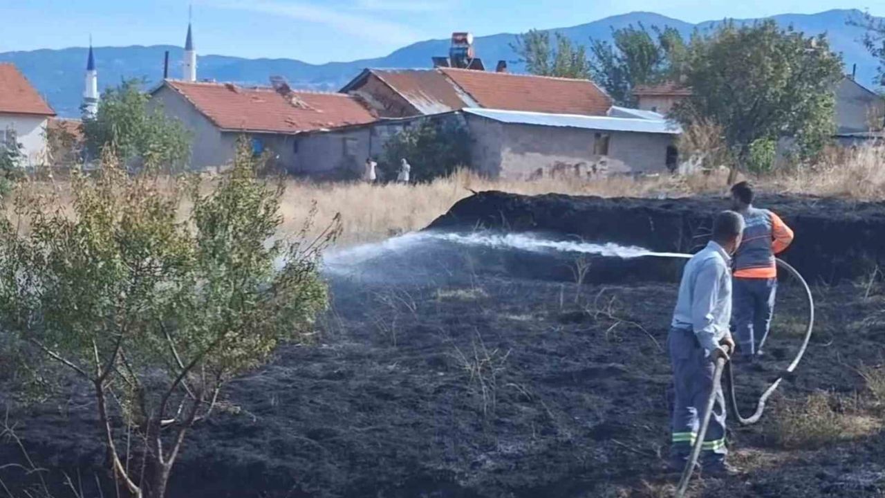 Köylülerin seferberliği: traktöre bağlanan tanker yangını büyümeden söndürdü