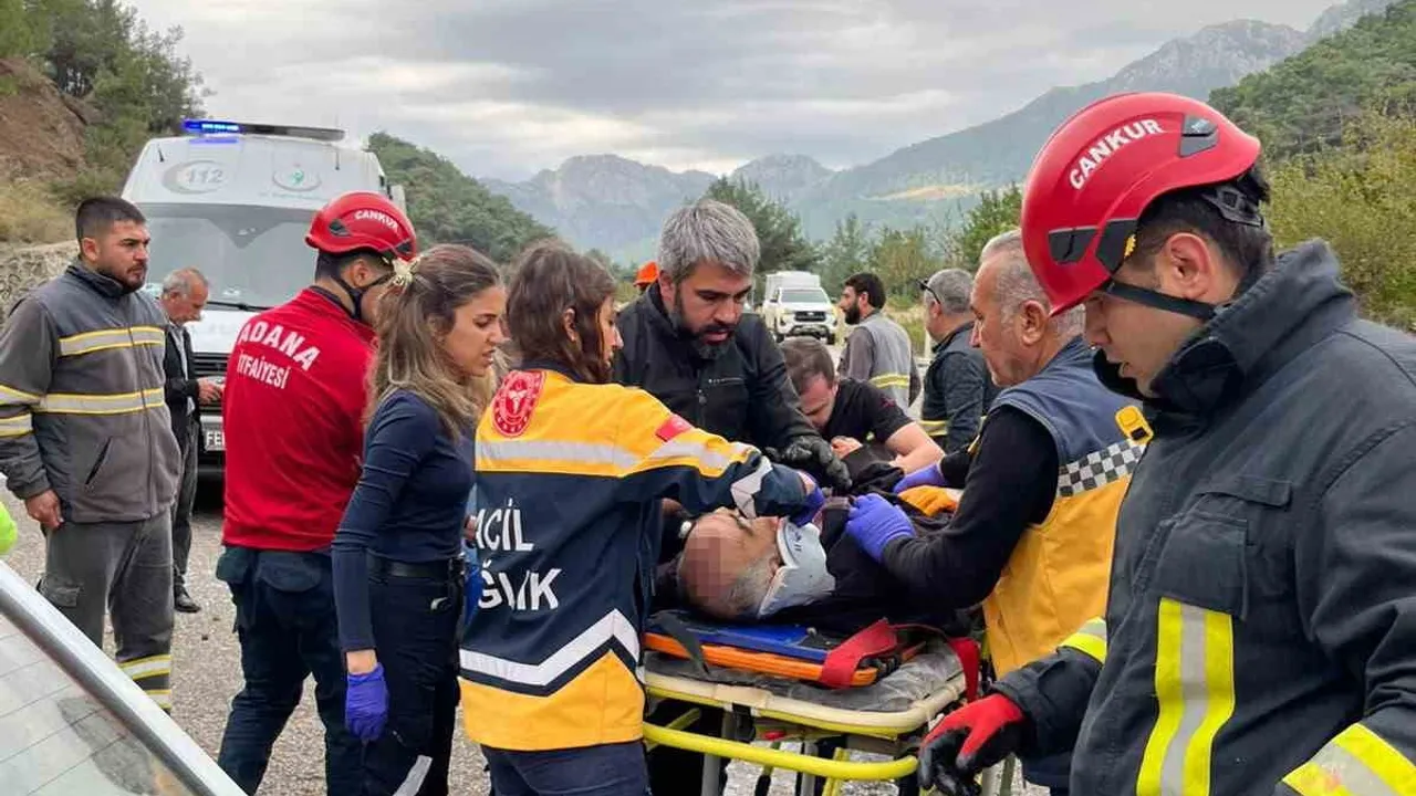 Kozan'da çarpışma: bir sürücü yaşamını yitirdi, iki kişi yaralı