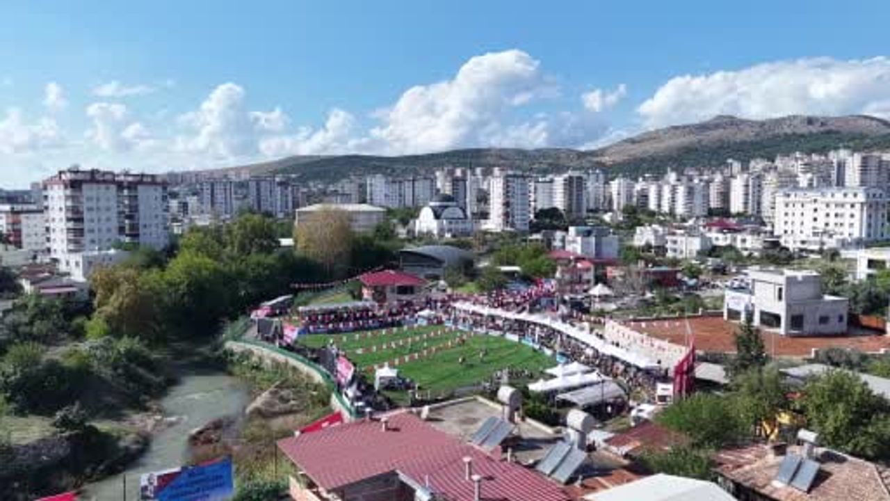 Kozan’da er meydanının yeni yıldızı Efe Anıl Al başpehlivan oldu