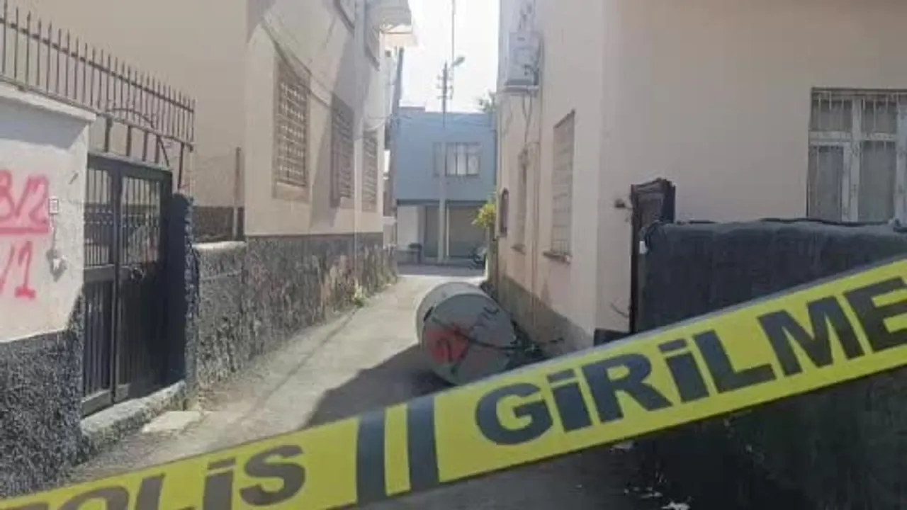 Kozan'da ikinci katta tamir yaparken su deposuyla düşen kişi hayatını kaybetti