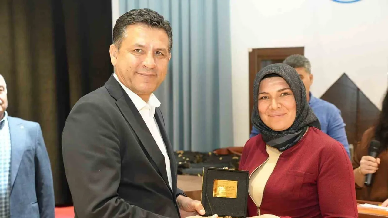 Kozan'da muhtarlar aynı sofrada ortak gündemi belirledi