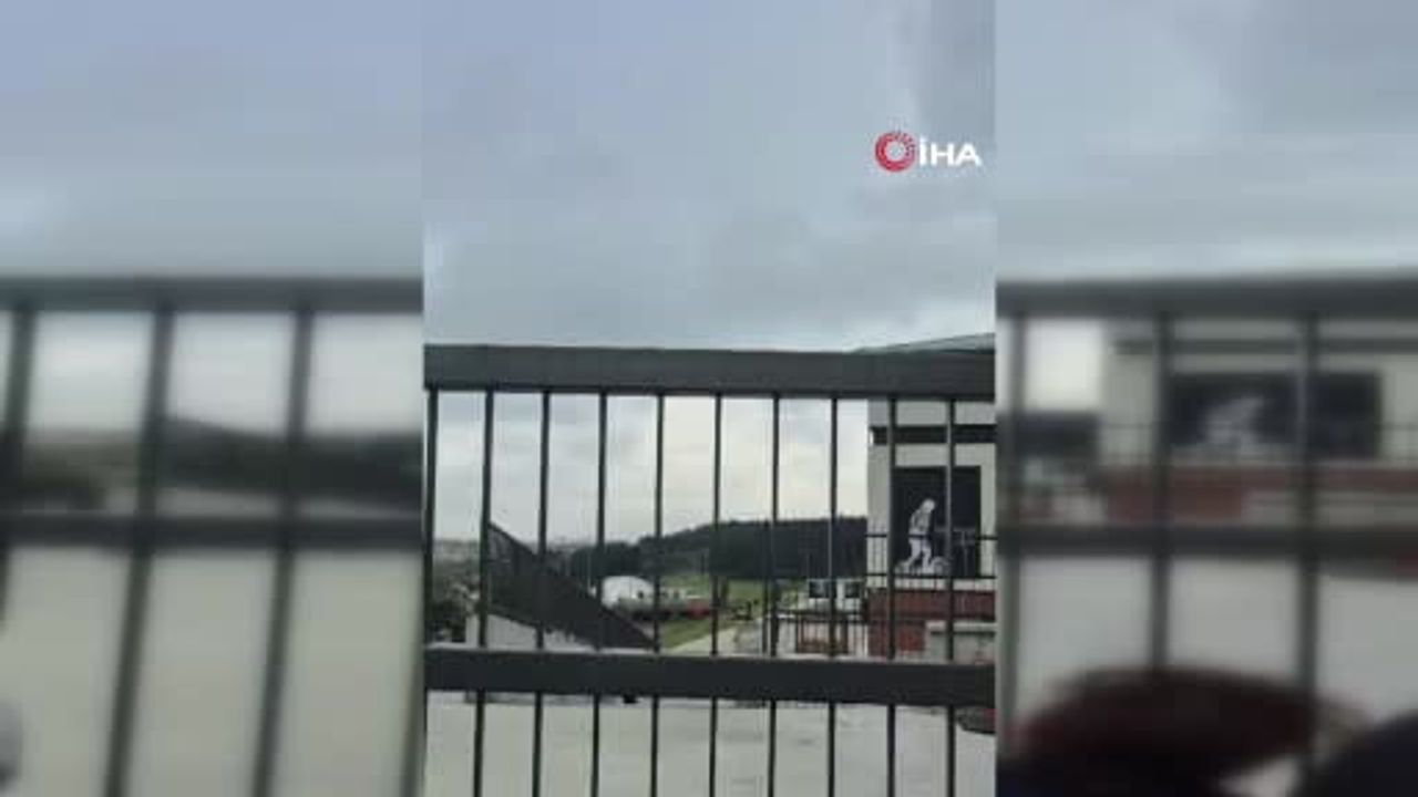 Küçükçekmece'de KPSS oturumunda geç kalan adayın sınava alınmaması vatandaşların tepkisini çekti