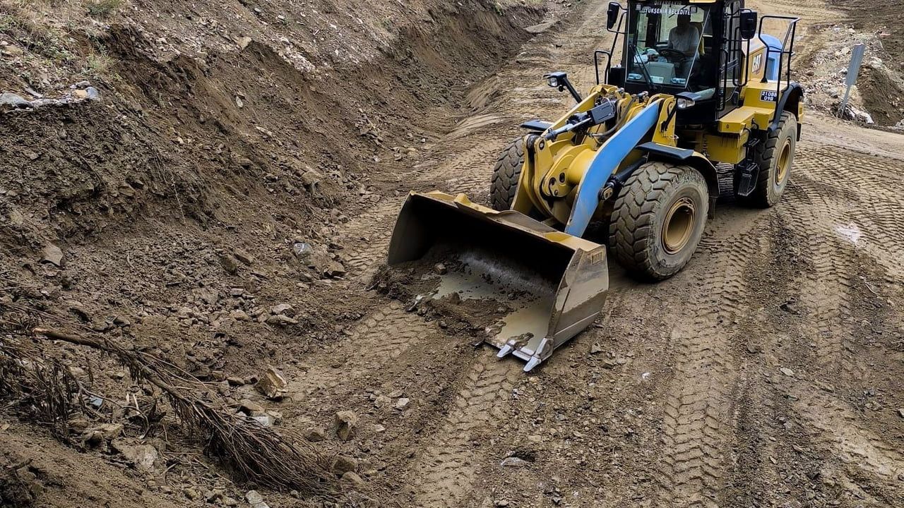 Kulp'ta kırsal ulaşım için seferberlik: 200 kilometrelik yol ağında açma çalışmaları
