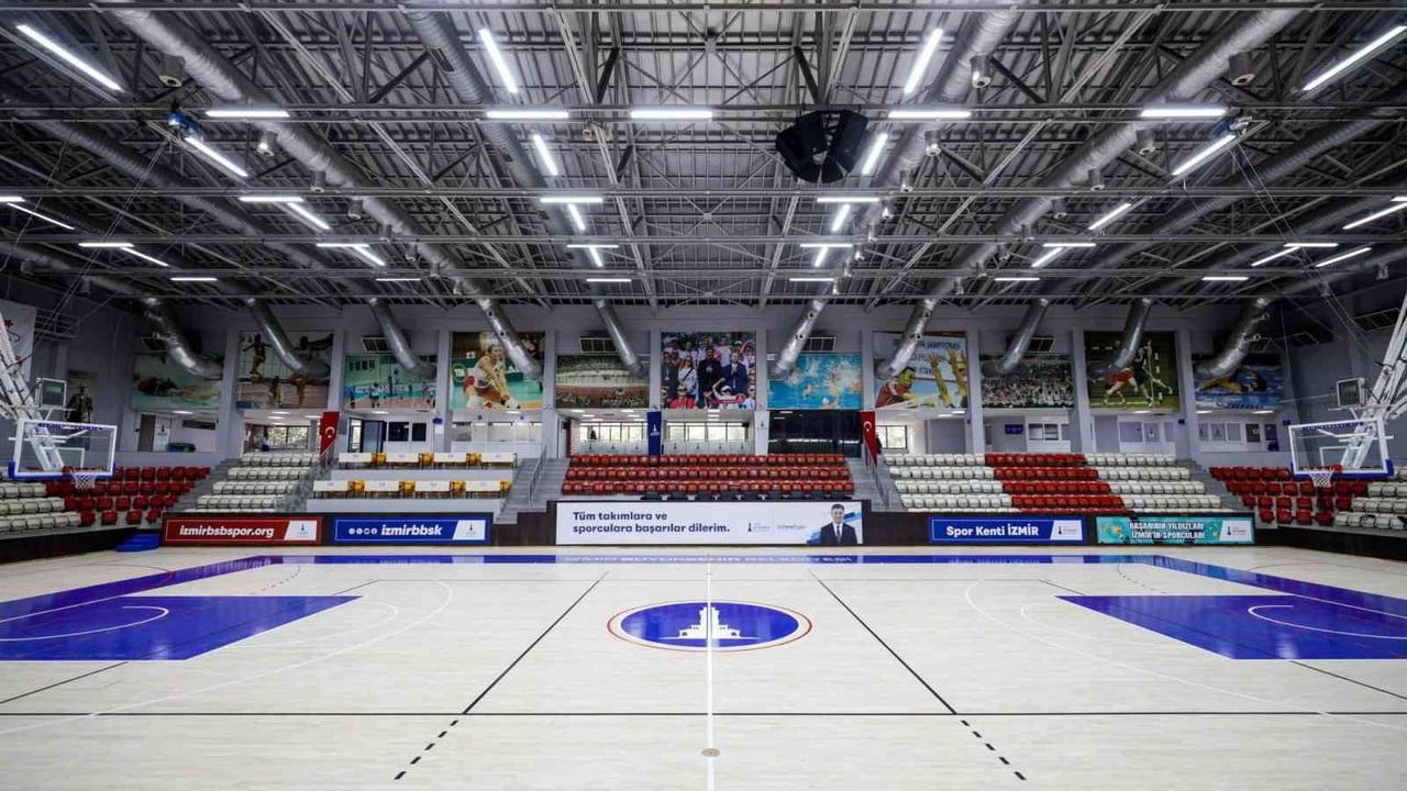 Kültürpark'taki Celal Atik spor salonu FIBA standartlarında yenilendi