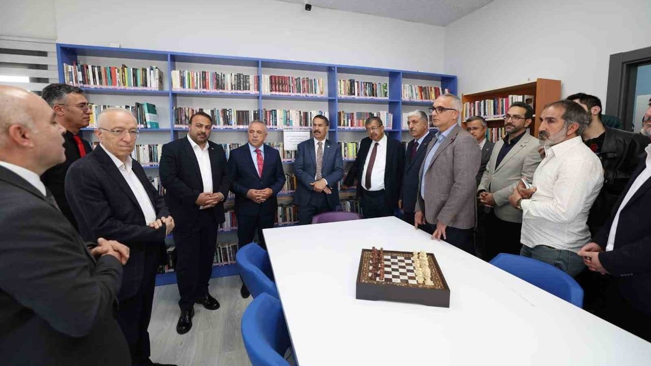Kültürün yeni kapısı açıldı: Hayati İnanç ile Köseler Halk Kütüphanesi hizmette