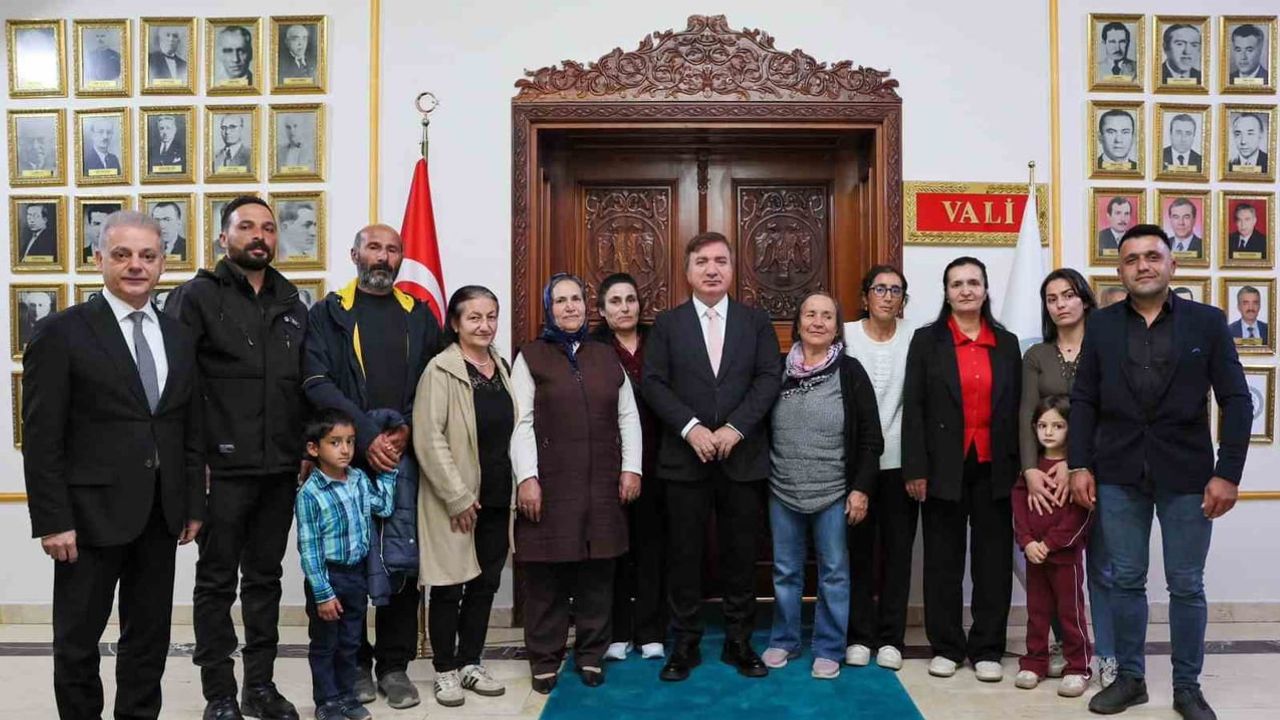 Kureyşli Sarıkaya sakinleri valilikte hemşehrileriyle buluştu
