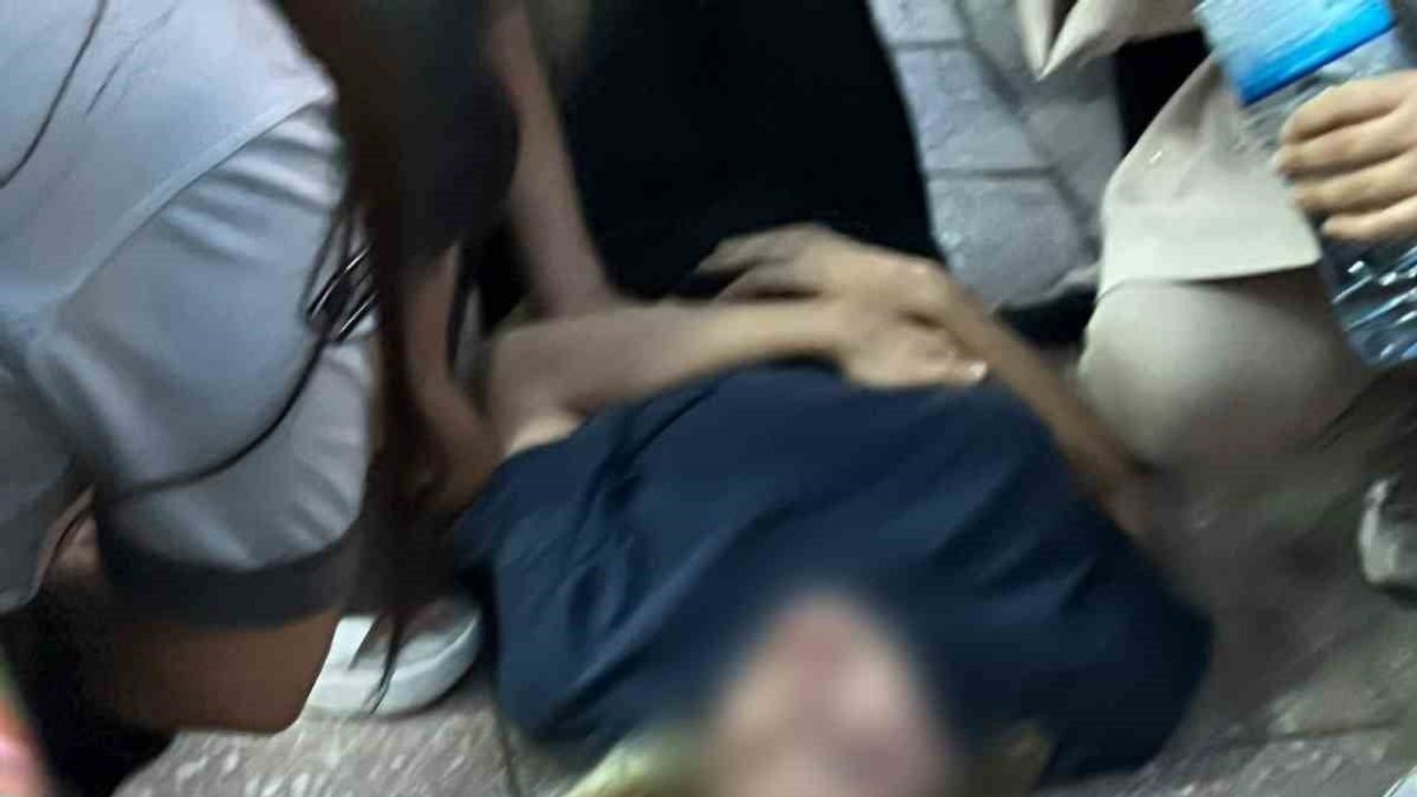 Kuruköprü'de yürürken bıçaklanan kadın eşinin saldırısıyla yaralandı