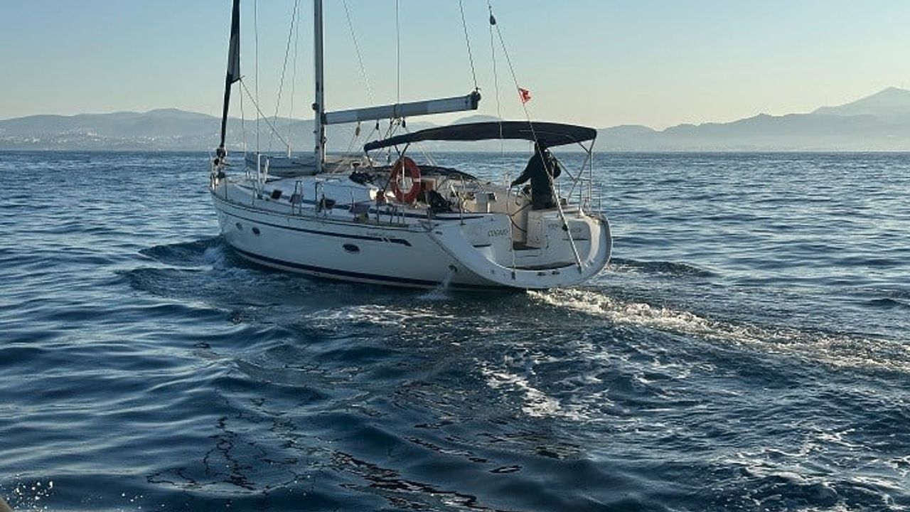 Kuşadası açıklarında müdahale: 10 göçmen, 2 kaçakçı gözaltında