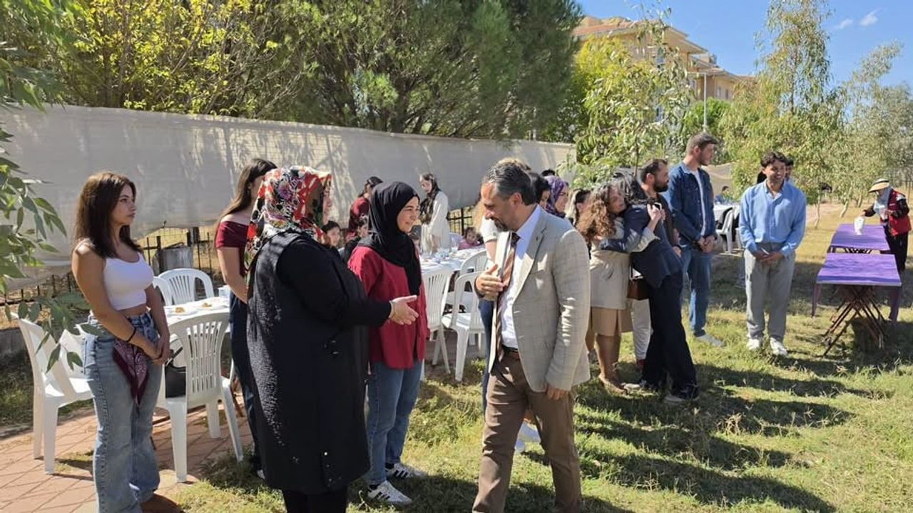 Kuşaklar arası sohbet ve mangal: Muğla'da nesiller bir arada
