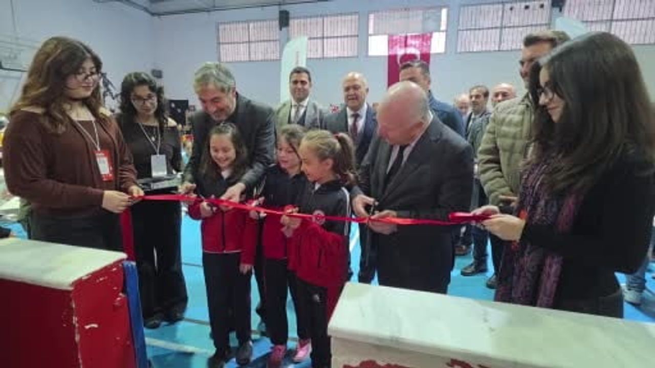 Kütahya'da gençlerin bilgiyi beceriye dönüştürdüğü bilim şenliği