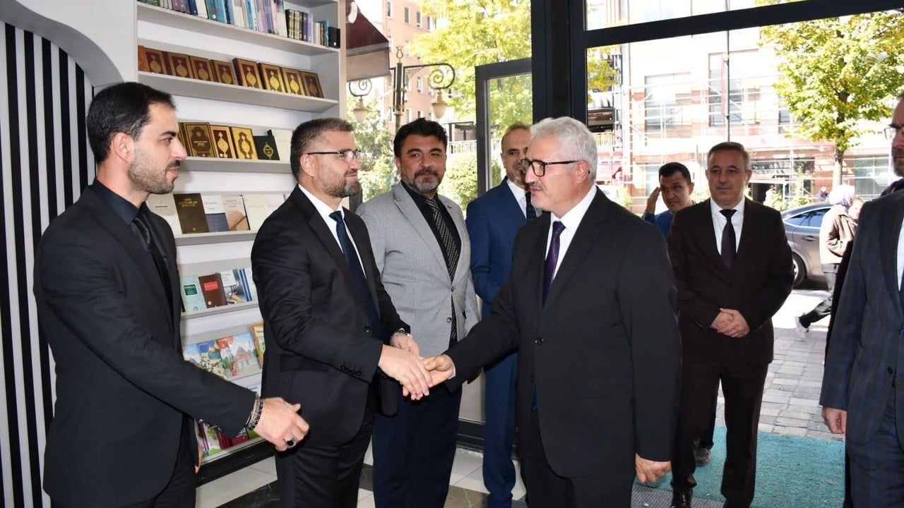 Kütahya'da il müftülüğüne atanan İzmirli gençlik ve eğitime öncelik