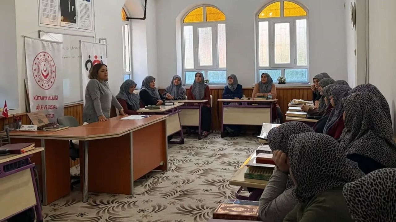 Kütahya'da kursiyerlere teknoloji ve yaşam boyu öğrenme odaklı eğitim verildi