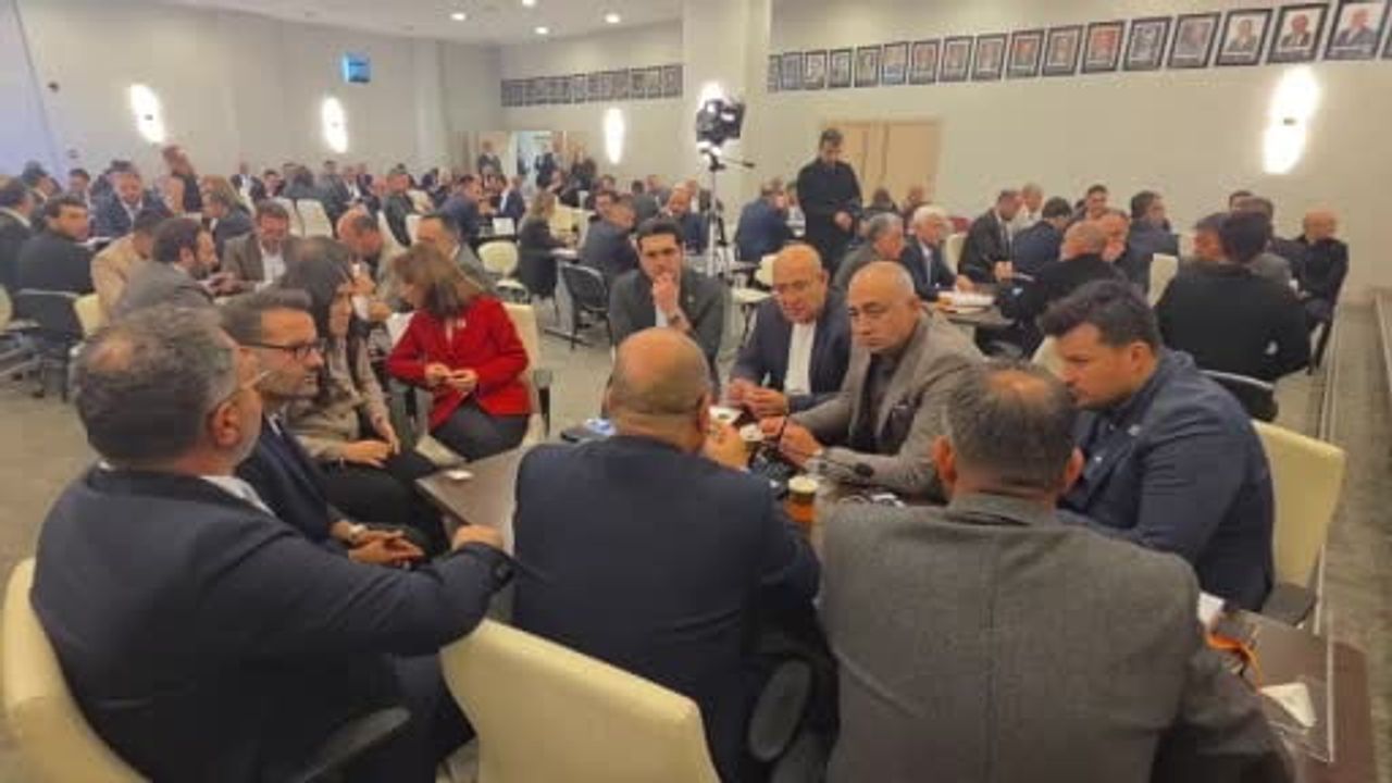 Kütahya'da ortak irade: Esin Güral Argat KUTSO başkanlığında yeniden