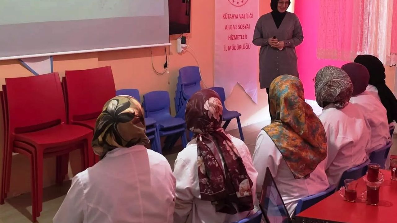Kütahya'da personel eğitimiyle çocukların dijital mahremiyeti güçlendirildi