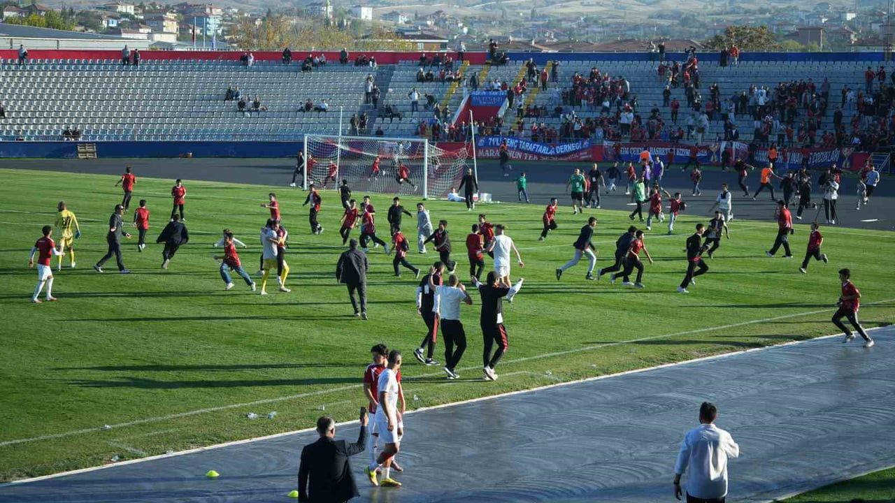 Kutlama sahaya taştı: Kırıkkale FK'ya iki ayrı 35 bin lira ceza