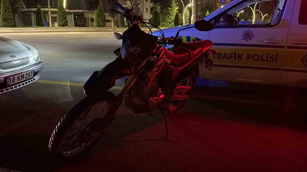 Kuvayi Milliye Bulvarı'nda çarpma ve kaçış: motosiklet sürücüsü yaralandı