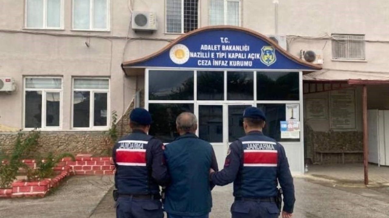 Kuyucak'ta jandarmadan geniş kapsamlı silah operasyonu