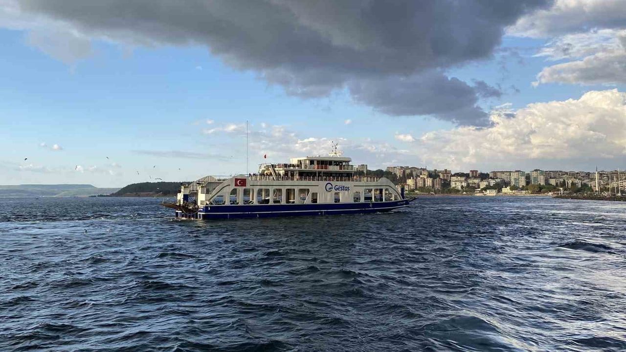 Kuzey Ege'deki olumsuz hava Bozcaada ve Gökçeada ulaşımını aksattı