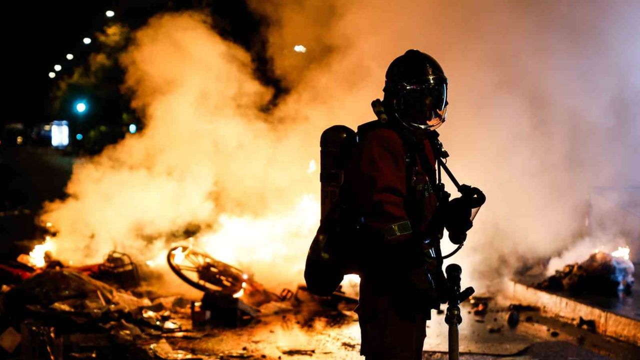 Kuzey Fransa'da dört kentte gece sokağa çıkma yasağı
