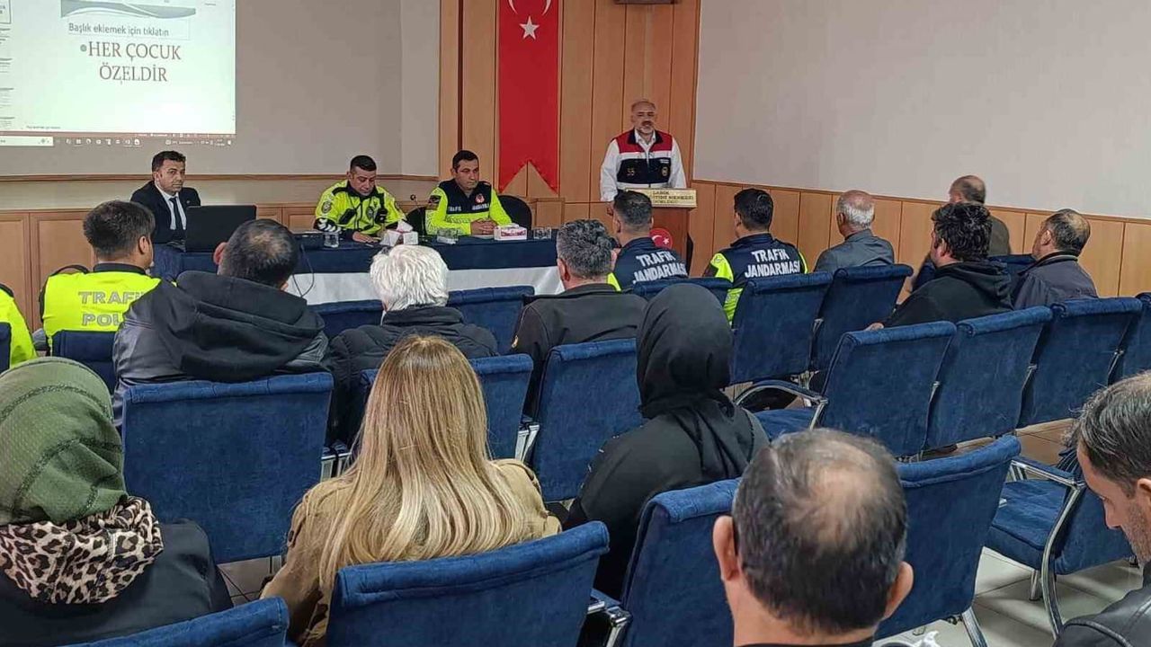 Ladik'te servis şoförlerine güvenlik ve mevzuat odaklı bilgilendirme