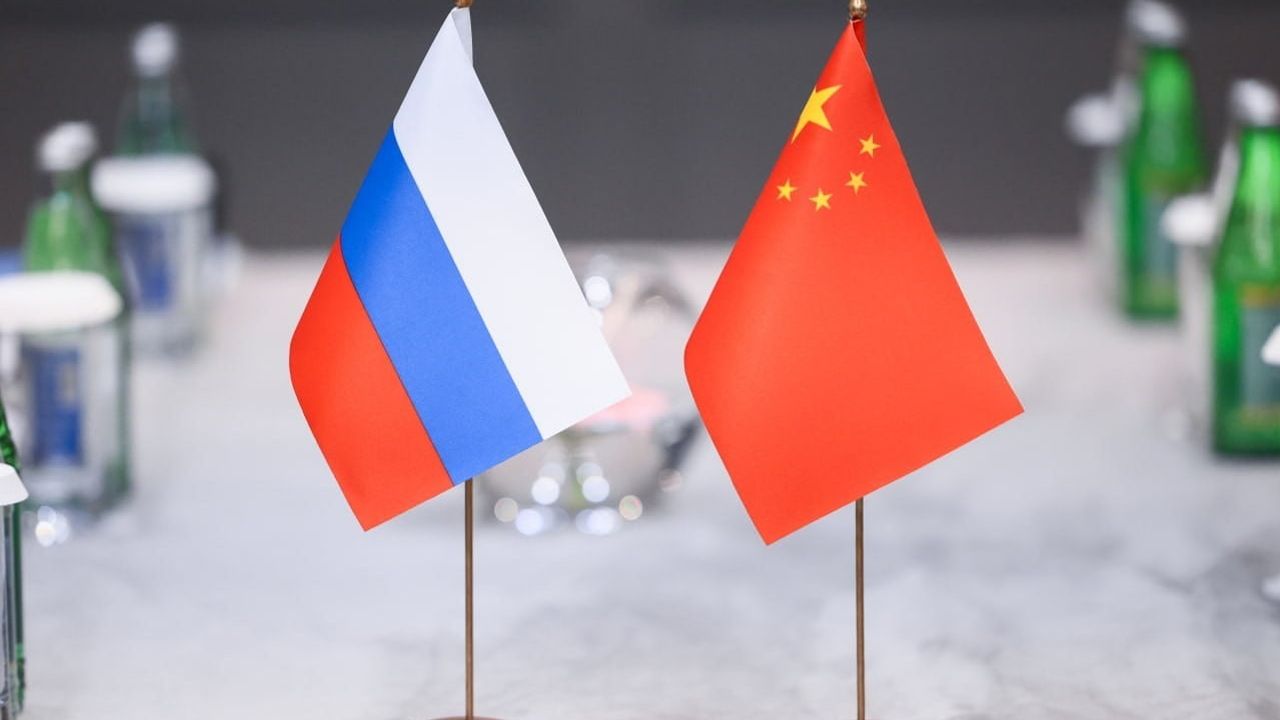 Lavrov ve Wang Bakü'de uluslararası gündemi değerlendirdi