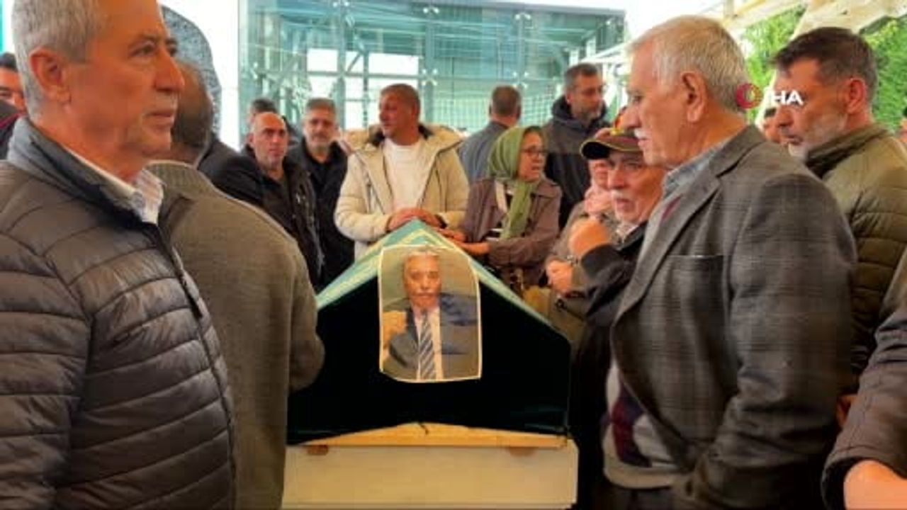 Levent'te veda: Ayazağa'daki selde yaşamını yitiren Turgut Dursun toprağa verildi