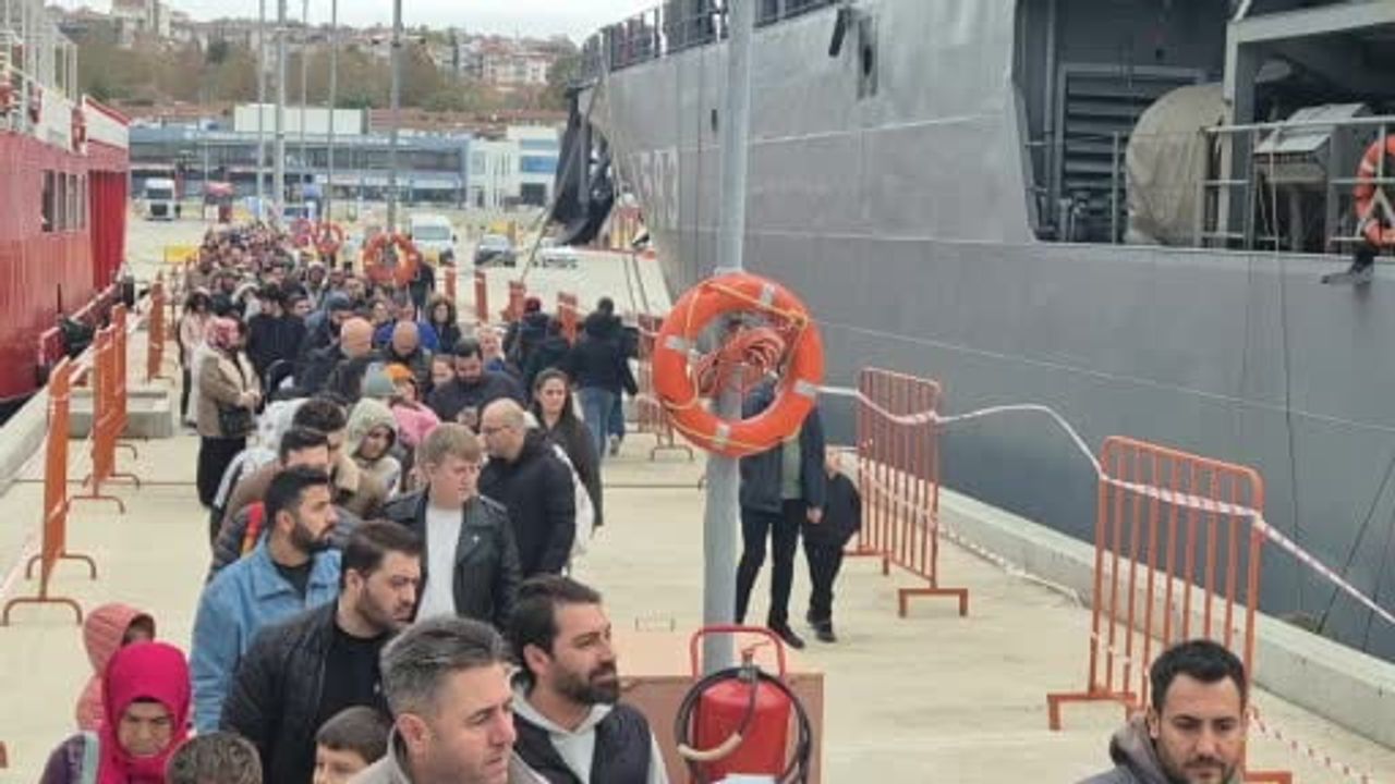 Limanda yoğun ilgi: TCG Işın'a ziyaretçi akını