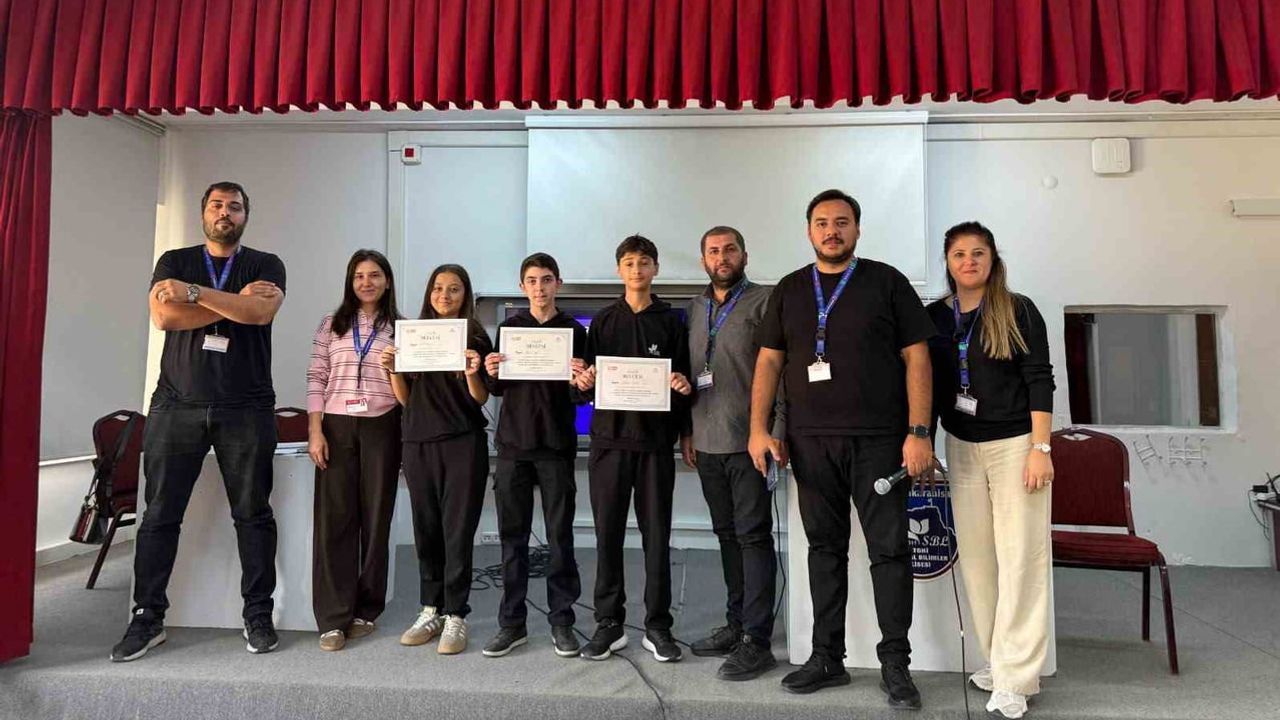 liselerde süren saha çalışmasıyla gençlere gençlik merkezleri ve yapay zekâ tanıtıldı