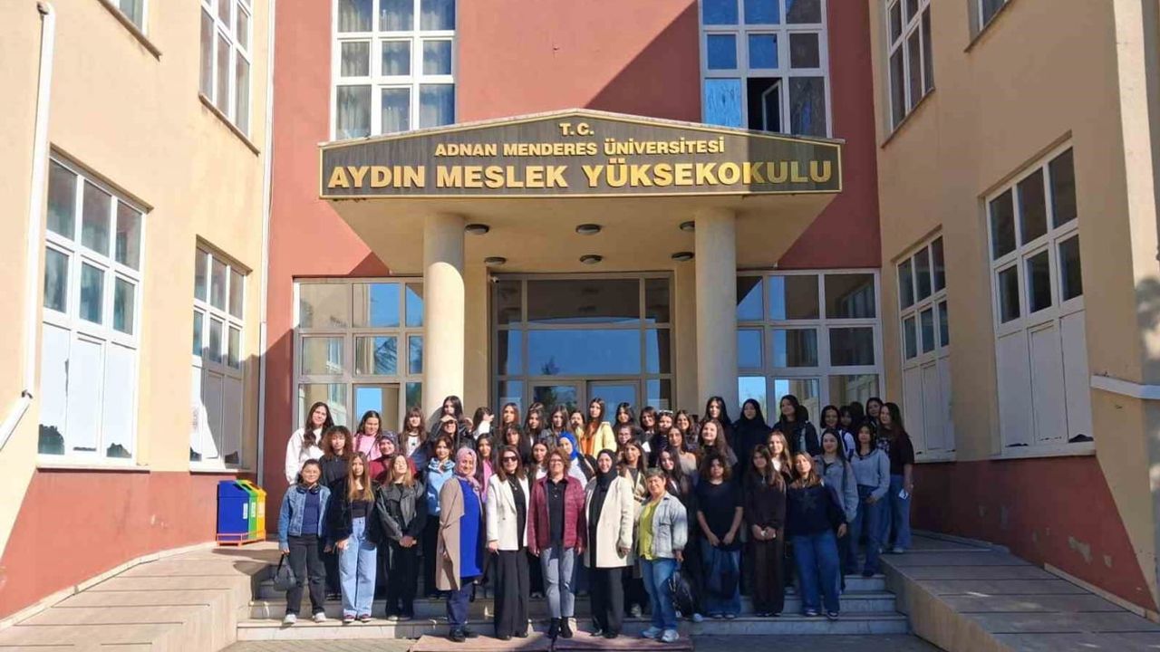 Liseli adaylar ADÜ kampüsünde eğitim olanaklarını yerinde deneyimledi