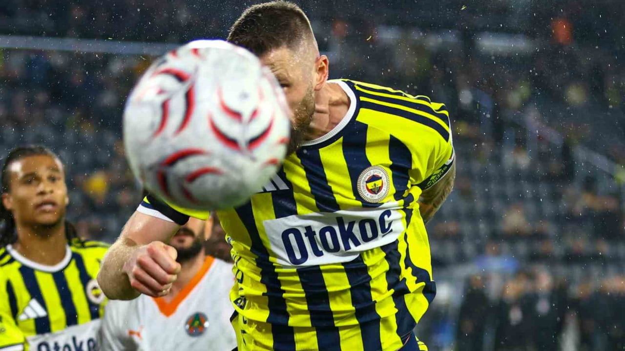 Lukaku'nun golüyle Fenerbahçe devreyi 1-0 önde kapattı