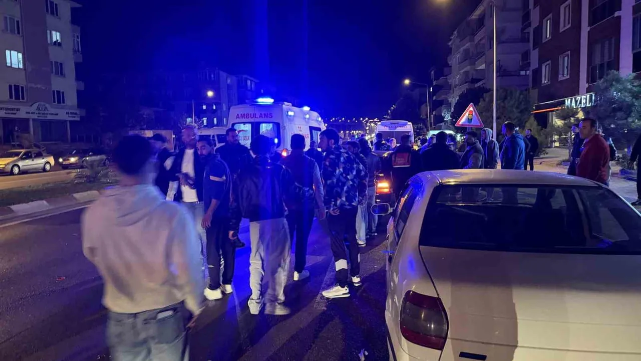 Lüleburgaz'da yaya geçidinde çarpışma: genç sürücü yaşamını yitirdi