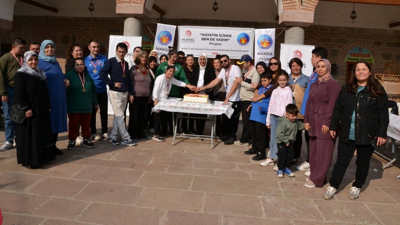 Madalyalarla hayatın içinde: otizmli çocukların kapanış sevinci