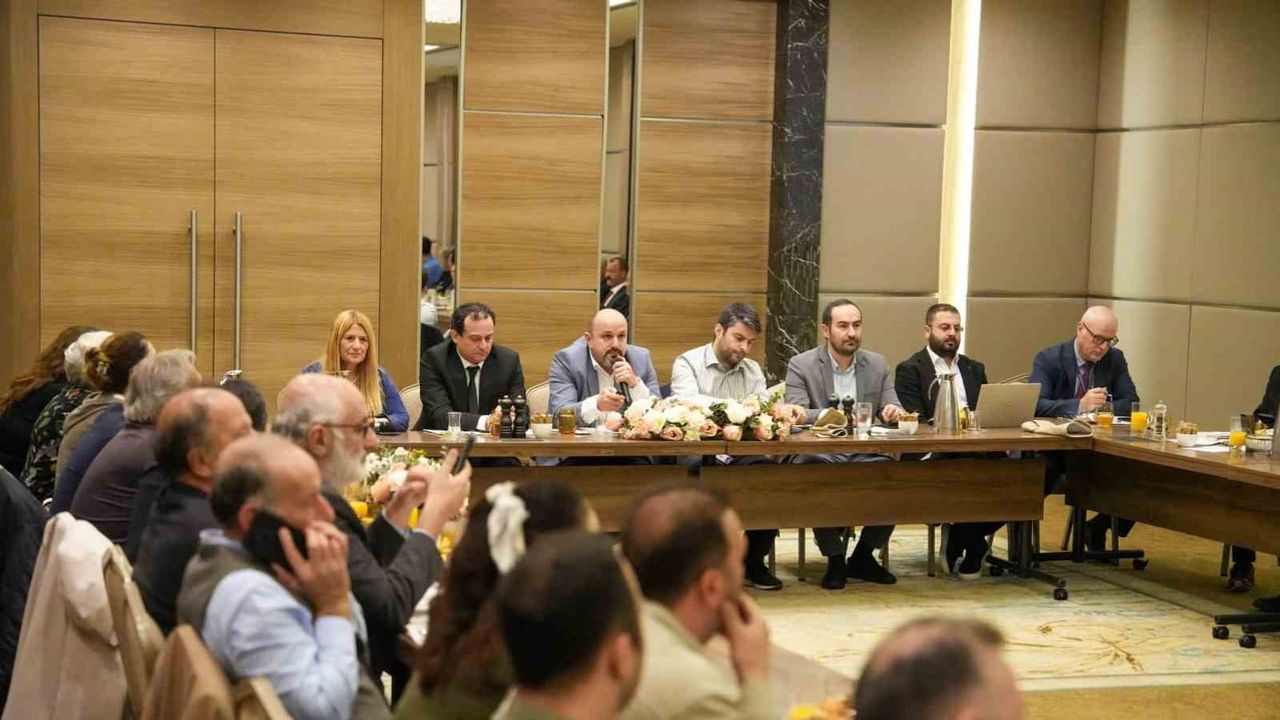Mahallelerin sesi: BEDAŞ 25 ilçede 597 muhtar ile çözüm odaklı toplantılarda