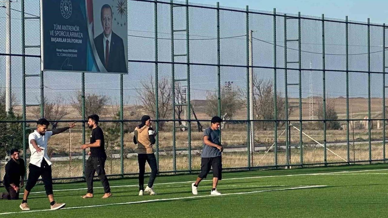 Mahmudiye'de tarladan tesise: tarım işçileri sporla nefes alıyor